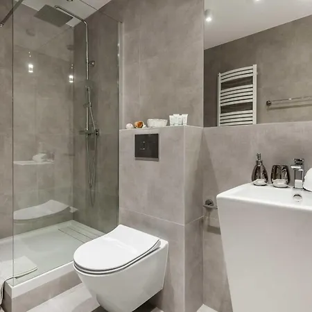 Pier By Oneapartments Apartament